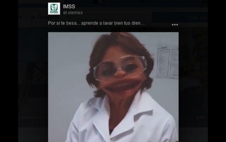 En el video, que dura un poco más de un minuto, se observa a una dentista y un paciente cuya boca ha sido aumentada. FACEBOOK / IMSS