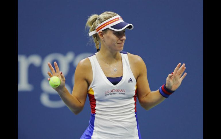 Kerber reiteró que no está en su mejor momento, pues quedó sin respuesta al tenis de poder que impuso la nipona. AP /