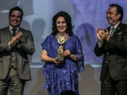 La reconocida diseñadora María Rosario Mendoza, directora general de Takasami, recibió la XXXVII Medalla al Mérito Industrial. EL INFORMADOR / F. Atilano