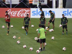 El equipo mexicano durante su entrenamieto en Cuernavaca, recibe a Panamá en el estadio Azteca el viernes por la noche. EFE / T. Rivera