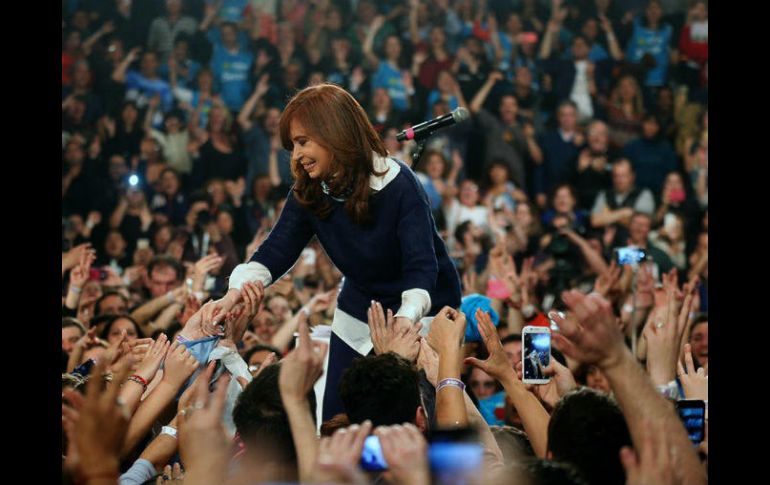 ‘Nuestra victoria es una hazaña democrática’, manifestó la expresidente argentina. AFP /