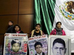 Familiares de los estudiantes desaparecidos en septiembre de 2014 en Guerrero. SUN / ARCHIVO