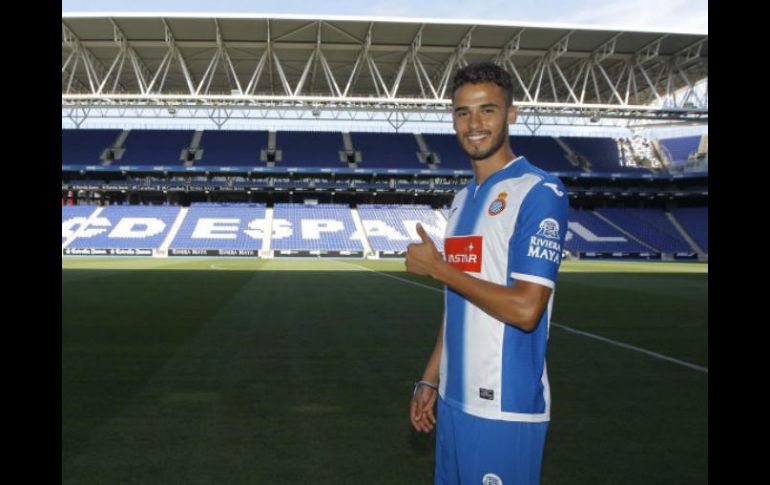 El director deportivo de los Periquitos no cierra la puerta al mexicano, del que se esperaba se mantuviera esta temporada. TWITTER / @RCDEspanyol