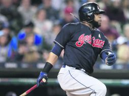 Edwin Encarnación fue pieza clave en las dos victorias conseguidas ayer por los Indios de Cleveland. AFP / D. Burleson