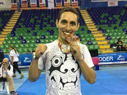 Damián Villa obtuvo la presea de bronce en la división menor a 63 kilos. TWITTER / @DamianVilla58