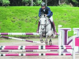 Avantes. A lomos de 'Starobin', Jacobo Saaib conquistó la prueba libre con obstáculos a 1.35 metros de altura. EL INFORMADOR / F. Atilano