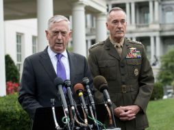 Mattis (i) aclaró que el Gobierno de Trump no busca la ‘aniquilación de Corea del Norte. AFP / N. Kamm