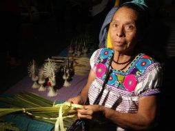 La mujer indígena es portadora vital de la herencia cultural, quien enseña la lengua ancestral, la que continúa con las tradiciones. NTX / ARCHIVO