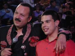 El hijo de Pepe Aguilar estará seis meses en un centro de rehabilitación. TWITTER / @Ventaneando13