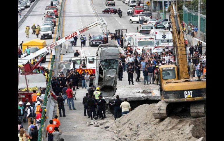 A causa del socavón en el Paso Exprés de Cuernavaca murieron dos personas el pasado 12 de julio. SUN / ARCHIVO