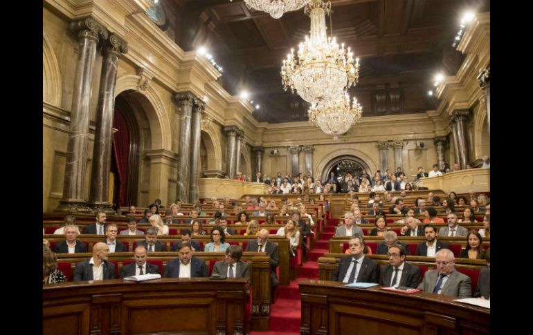 El Parlamento catalán aprobó este miércoles una ley que ampara la celebración de un referéndum secesionista. EFE / M. Pérez