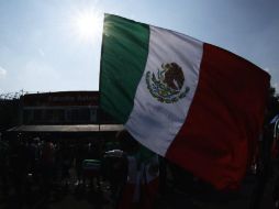 El Tri envió su mensaje utilizando la etiqueta #FuerzaMéxico, viral en redes, junto a la imagen de la bandera nacional. TWITTER / @miseleccionmx