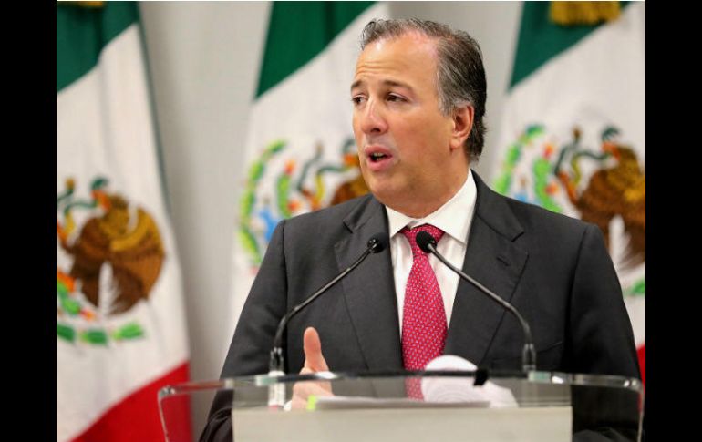 José Antonio Meade entrega la información a los diputados. SUN / L. Godínez