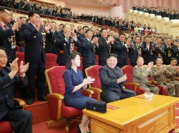 Este sábado, Corea del Norte celebró un banquete por el 69 aniversario del país, donde recibieron a Kim Jong-un con una ovación. AFP / KCNA