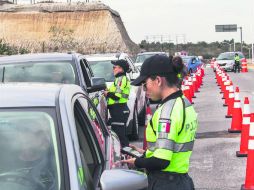 Al crecer los puntos de revisión, el operativo Salvando Vidas ha logrado reducir de 10 a seis los percances en carreteras. EL INFORMADOR / ARCHIVO