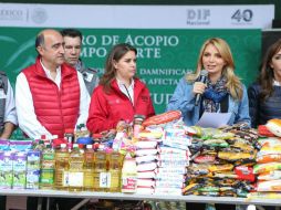 Angélica Rivera llamó a seguir haciendo equipo para la recolección de víveres y apoyo a los damnificados por el sismo. ESPECIAL /