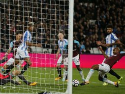 Adre Ayew encontró un balón perdido en el área chica y lo empujó hacia las redes a los 77 minutos. AP / F.Augstein