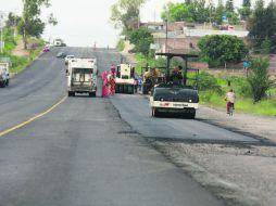 Nueve kilómetros pendientes. Salvador Fernández, director del Centro Jalisco de la SCT, dijo que la construcción no será deficiente. EL INFORMADOR / G. Gallo