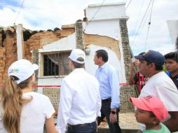 Según Velasco fueron afectadas 50 mil 582 viviendas, de éstas 33 mil 756 presentan daños parciales y 16 mil 826 serán reconstruidas. NTX / Segob