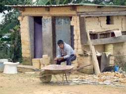 A una semana del sismo, casas en ruinas, paredes hechas polvo y personas que lo han perdido todo son el panorama en Chiapas y Oaxaca. SUN / RCC