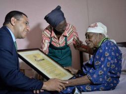 El libro de Récords de Guinness recoció a Moss Brown el pasado 3 de septiembre. TWITTER / @AndrewHolnessJM