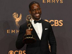 Sterling K. Brown gana como mejor actor dramático por su papel en el drama familiar 'This is Us'. AFP / M. Ralston