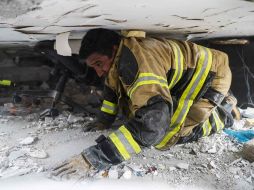 El fuerte movimiento telúrico dejó a miles de personas sin electricidad, varios edificios derrumbados y más de 149 muertos. SUN / C. Rogel