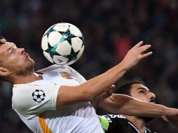 Edin Dzeko anotó el segundo gol de la Roma al minuto 15 de juego. AFP/ V. Shlamov