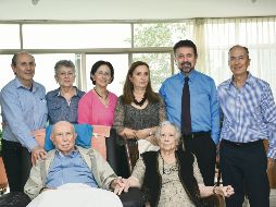 En familia. David García de Alba y Graciela Zepeda con sus hijos, Sergio Alejandro, María Guadalupe, Margarita Graciela, María del Pilar, Carlos Eugenio y Jesús Miguel. ESPECIAL