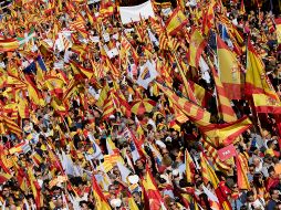 Cientos de miles de personas salieron ayer a las calles de la capital catalana a favor de la unidad de España. NTX/A. Salamé