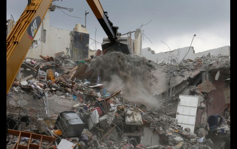 Obras de demolición en Concepción Beistegui 1503, en la colonia Narvarte. AP/M. Ugarte