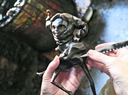 La obra, que ya saldrá de fundición, fue modelada en plastilina con vaciado en bronce y una intervención en óleo. ESPECIAL