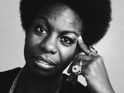 Ejemplo. Nina Simone también fue activista por derechos civiles. ESPECIAL