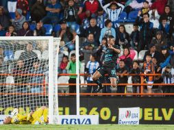 Gol de tres puntos. Yerson Candelo salta para celebrar su anotación contra los Tuzos. MEXSPORT