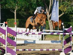 Juan Pablo Gaspar fue profeta en su tierra y ayer en el Club la Hípica se agenció la competencia a 1.40 metros de altura, a lomos de “ Baldorra”. EL INFORMADOR/M. Vargas