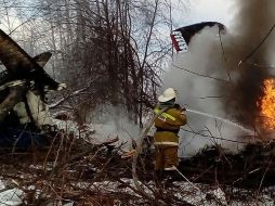 Los tripulantes decidieron volver al aeropuerto al escuchar ruidos raros en el aparato, pero antes de llegar el aparato se incendió. TWITTER