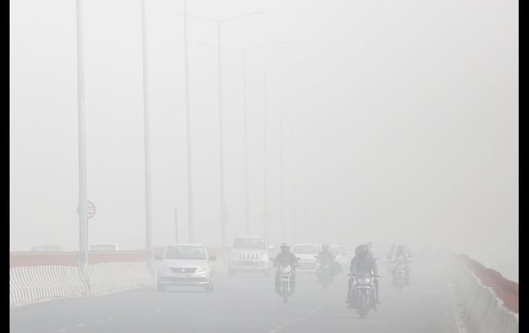 Las condiciones meteorológicas como viento débil, llegada del frío y humedad impiden la dispersión de los contaminantes..