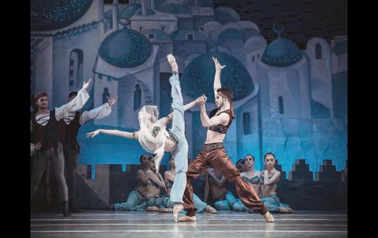 El Ballet de Kiev es reconocida como una de las tres compañías de danza clásica más importantes del mundo. ESPECIAL / CORTESÍA