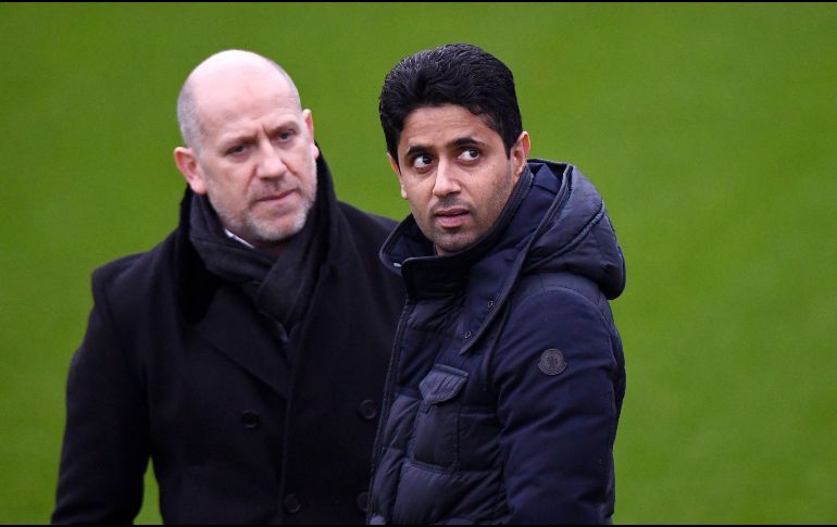 El presidente del club Paris Saint-Germain, Nasser Al-Khelaifi (d). AFP / F. Fife