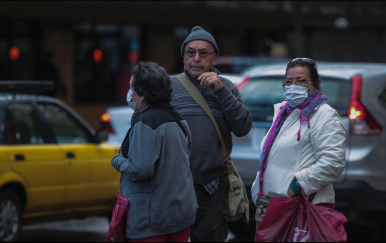 Exhortan a la población a vestir ropa abrigadora y brindar especial atención a niños, personas de la tercera edad y enfermos.