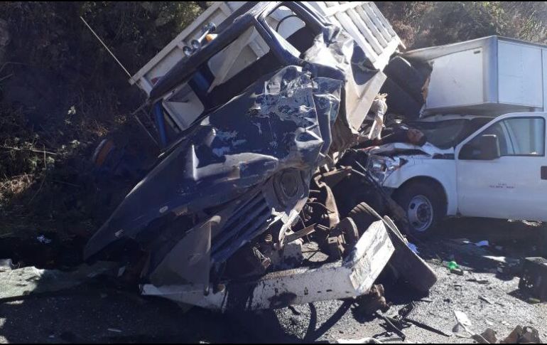 La carretera se encuentra cerrada en ambos sentidos. ESPECIAL/