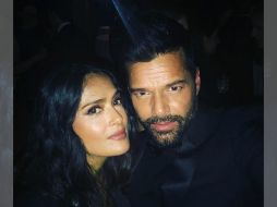 Salma y Ricky fueron encargados de presentar premios en la gala de los Globos de Oro. INSTAGRAM / salmahayek