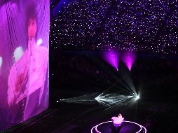 En el escenario del Super Bowl apareció el holograma de Prince, mientras Timberlake cantaba 