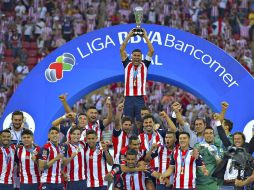 Chivas suma su corona número doce y vuelve a colocarse como el club con más títulos en México. MEXSPORT / I. Ortiz