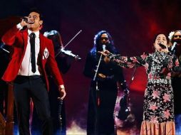 Carlos Rivera interpretó la versión en español de 