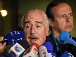 Andrés Pastrana habló hoy con la prensa luego de aterrizar en Bogotá tras ser deportado de Cuba. AFP /. Arboleda