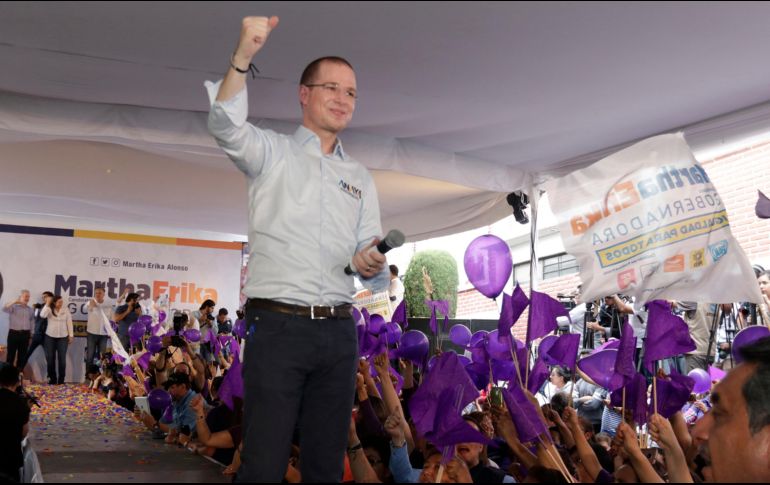 Anaya acompañó en el inicio de campaña a Martha Erika Alonso, candidata a la gubernatura de Puebla por la coalición Por Puebla al Frente. NOTIMEX/C. Pacheco
