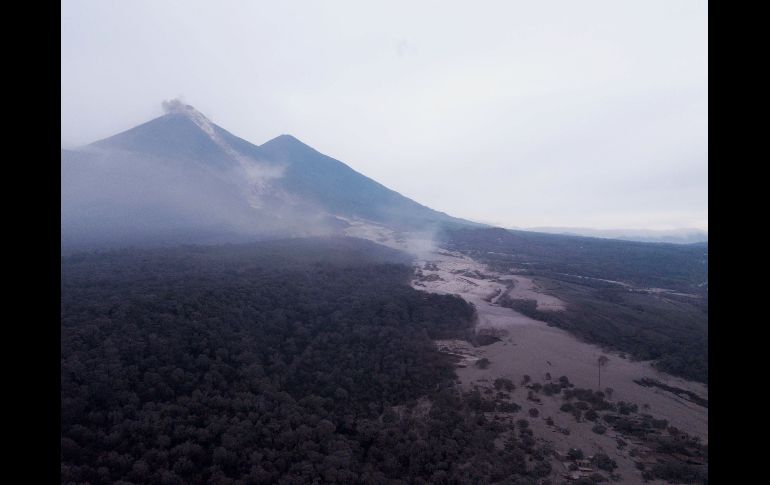 Al menos 25 personas fallecieron, 20 resultaron heridas y 1.7 millones se vieron afectadas por la erupción del volcán de Fuego de Guatemala. EFE / CORTESÍA