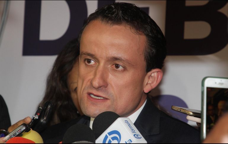El candidato del PRI a la Jefatura de Gobierno de la Ciudad de México, Mikel Arriola, a la salida del tercer debate. NTX/G. Durán