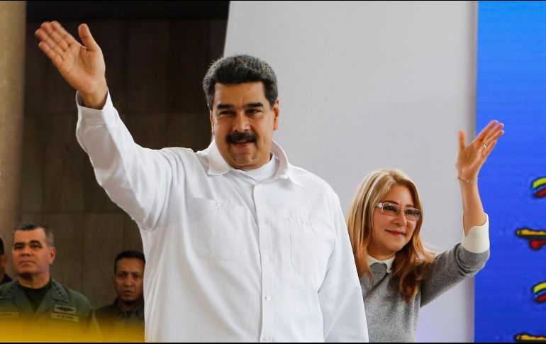 Solicitan a la fiscal en jefe Fatou Bensouda evaluar la información proporcionada y fincar responsabilidad a funcionarios del gobierno del presidente Nicolás Maduro por actos cometidos a partir de febrero de 2014. AP